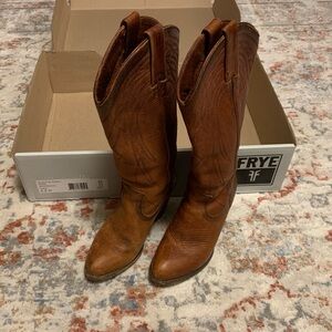 Frye Shoes | Frye Ilana Pull On Boots Size 5.5